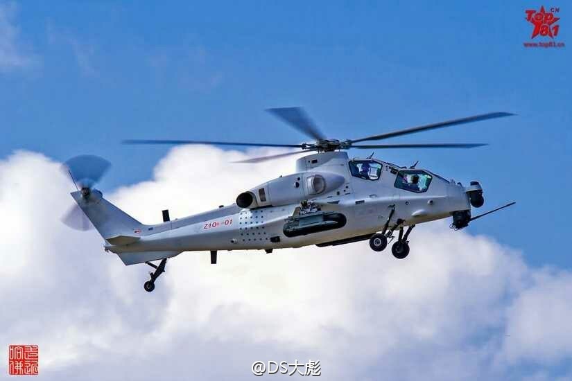 俄军一架直升机在黑海上空失事